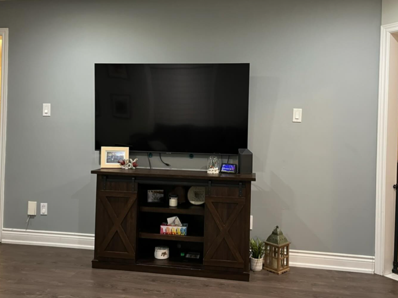 Before renovation - accent wall